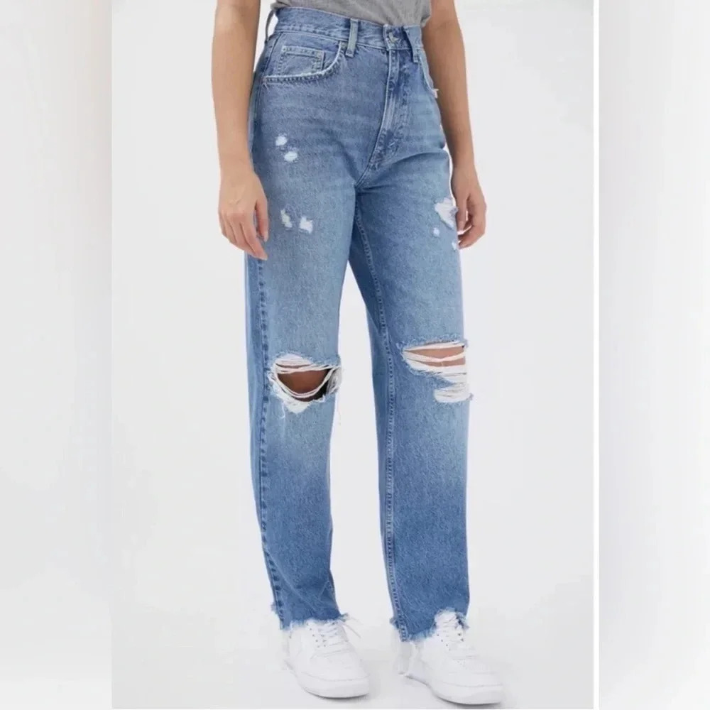 BDG High-Rise Baggy Fit Jeans Distressed Chewed Hem Size 26